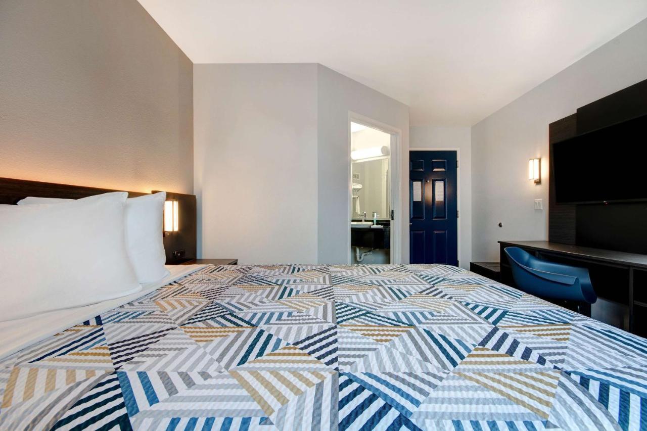 Hotel 6-pharr, Tx Pharr